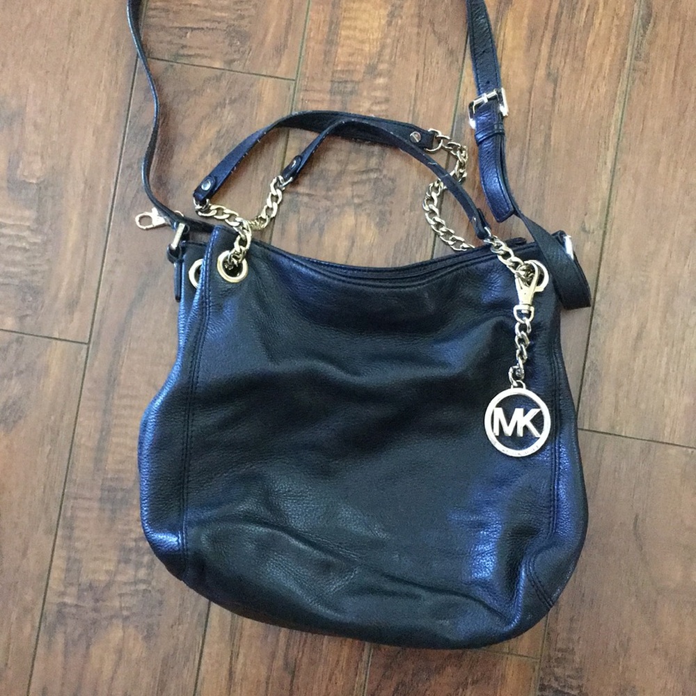 🌸Michael Kors black leather hobo🌸⬇️